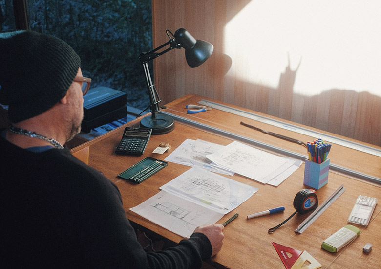 Architekt am Schreibtisch